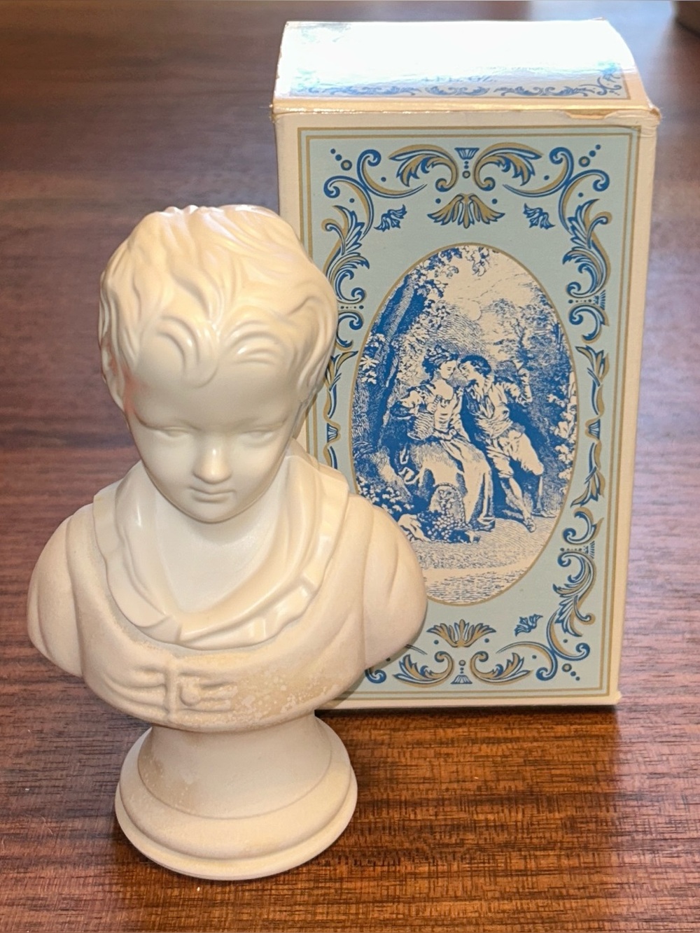Vtg 1970s Avon Bottle 18th Century Classic Figurine Young Boy Sonnet Foaming oil